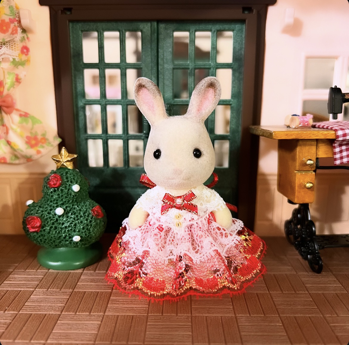 小花柄アイボリードレス 女の子サイズ シルバニア ハンドメイド シルバニアファミリー＊ドレス＊女の子サイズ その他人形 merril