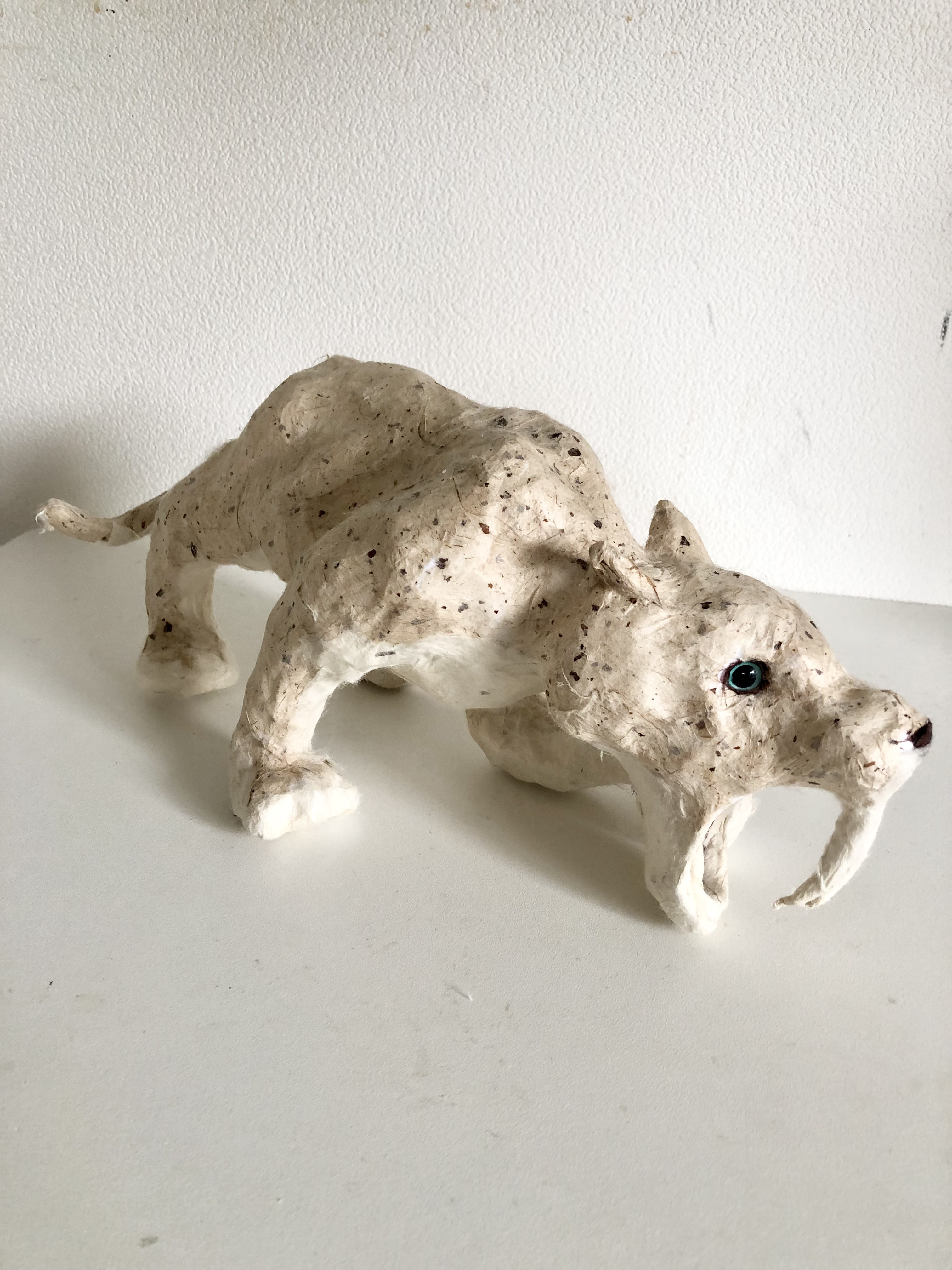 和紙のサーベルタイガー