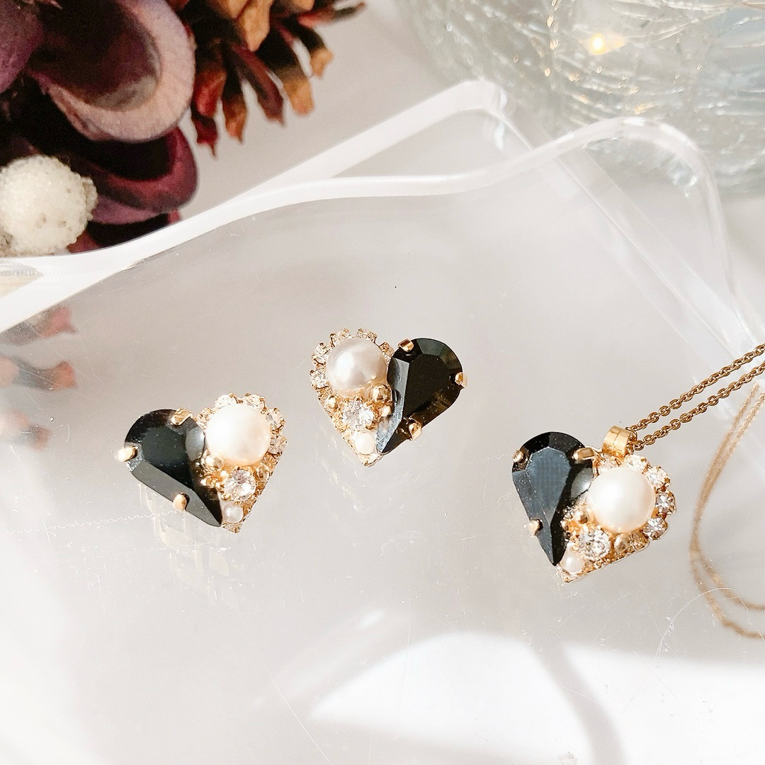 【セット商品】　ブラックハートのネックレス＆ピアス／イヤリング　シンプル　パール 6,130円