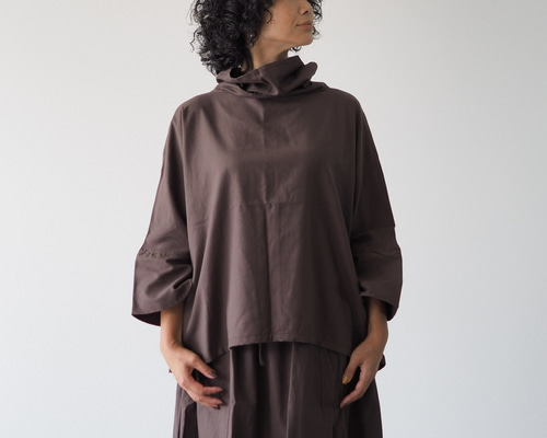 ふわっと起毛コットン/ハイネック、ポンチョ風トップス/ブラウン