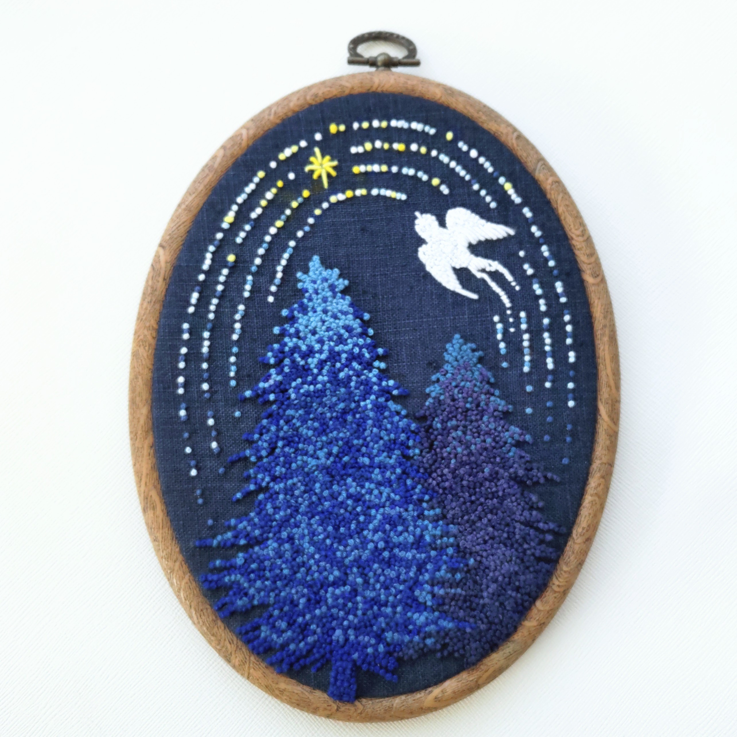 クリスマスの刺繍飾り(大きめ) ～ Holly Night