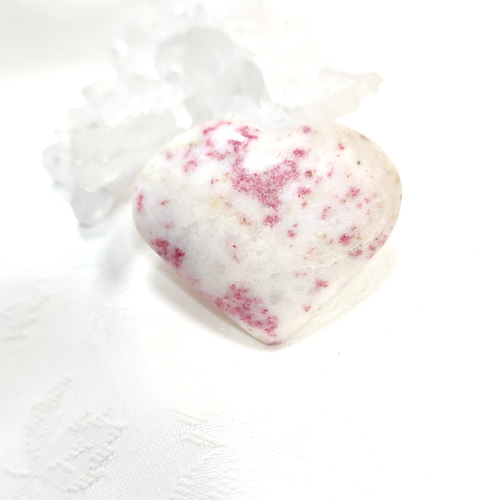 あ〜きゃん♬様　レア　高品質　シナバーインクォーツ　大きめハート　握り石 シナバーインクォーツ◇ハート型◇《限定一点もの》◇希少◇お守り