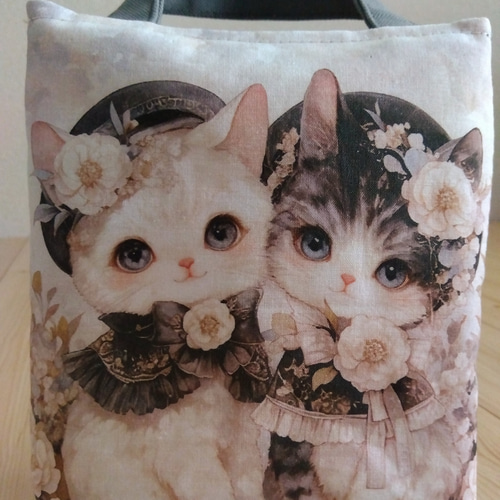 激レアねこパネル生地　ハンドメイド　ミニバック　ポーチ 激レアねこパネル生地 ハンドメイド フラットポーチ - メルカリ