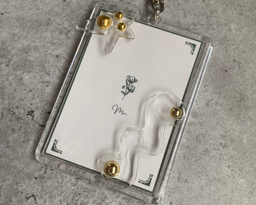 ステンレス宝物トークン+アクリルカードケースキーホルダー(通報の角笛)セット Amazon | アクリル製 Kpop フォトカードホルダー キーチェーン