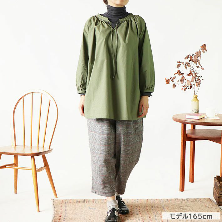 コットンタイプライター　カーキ　ギャザープルオーバー