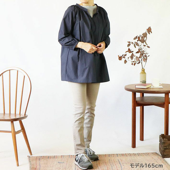 コットンタイプライター　ネイビー　ギャザープルオーバー