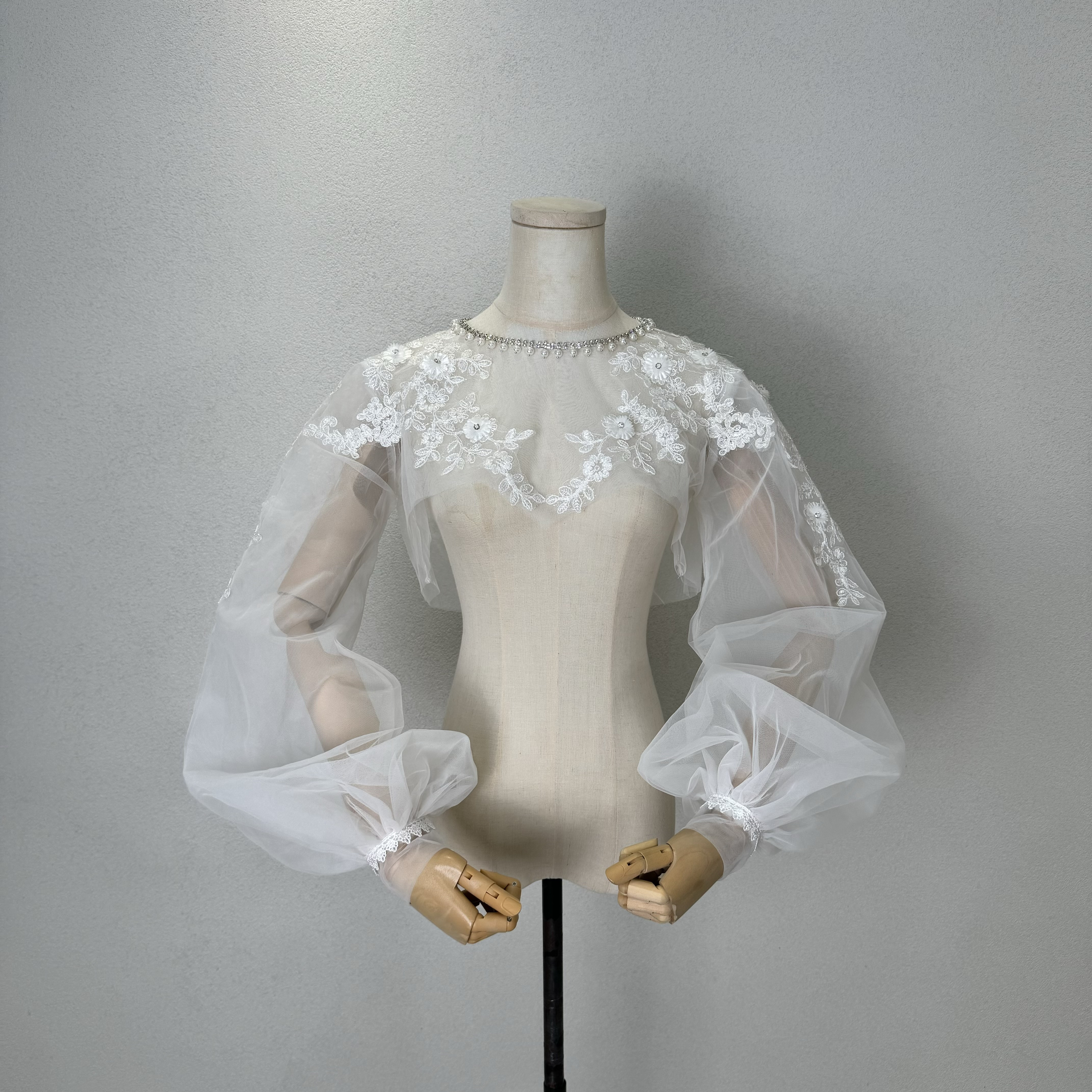 上品　大人気上昇中！上着　トップス　繊細な花レース　ふんわりチュール　二の腕カバー　取り外し可能　結婚式花嫁披露宴お呼ば 13,783円