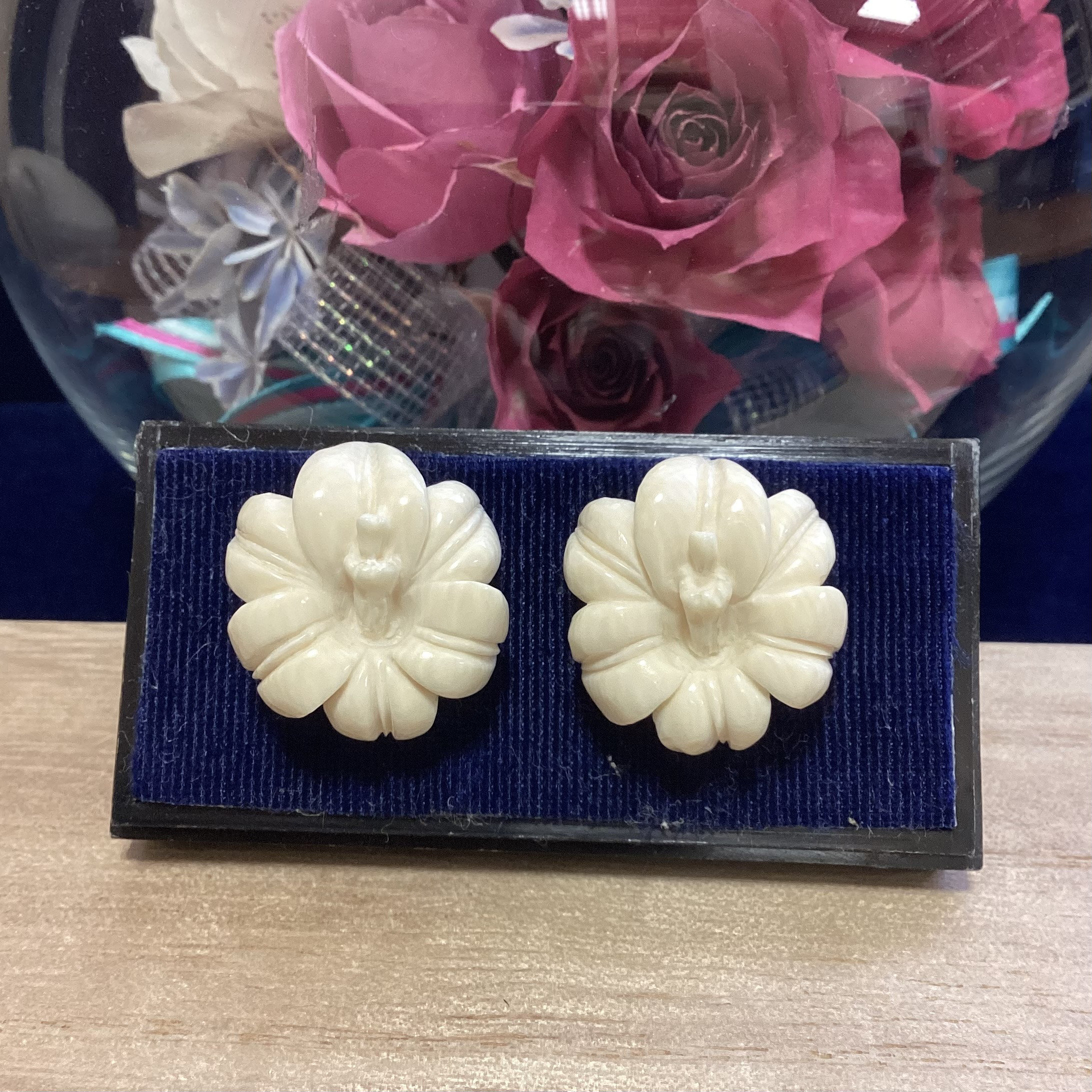 ☆本象牙イヤリング（ハイビスカス）　※H-17