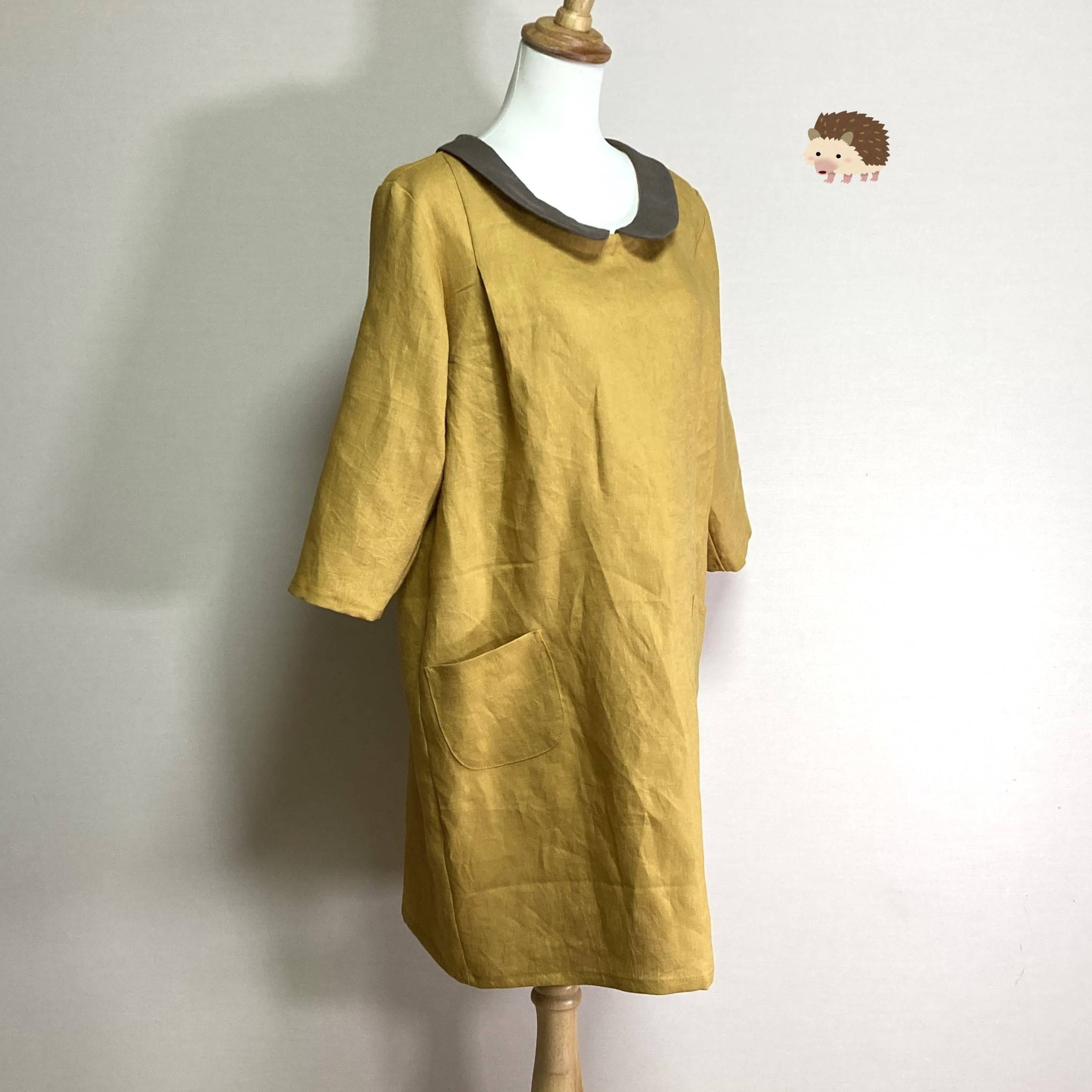 カラーリネン◆コクーンワンピース　七分袖◆マスタード（衿：チャコール）◆M・Ⅼ・LL（中厚、リネン100％）