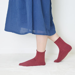 シルク90%以上‼の贅沢シルクの秋冬ソックス ミドル丈 1枚目の画像