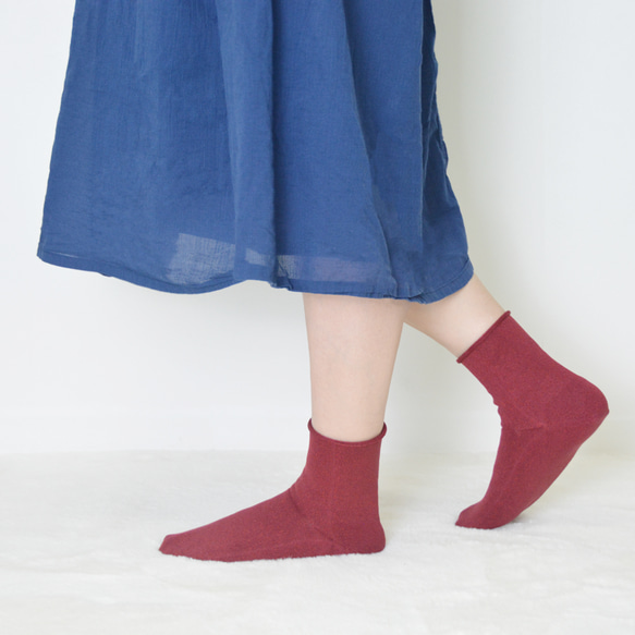 シルク90%以上‼の贅沢シルクの秋冬ソックス ミドル丈 1枚目の画像