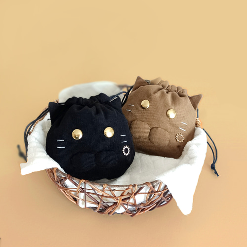 ぬいぐるみみたいなネコchiの巾着ポーチ ┃コーデュロイ 黒&ブラウン