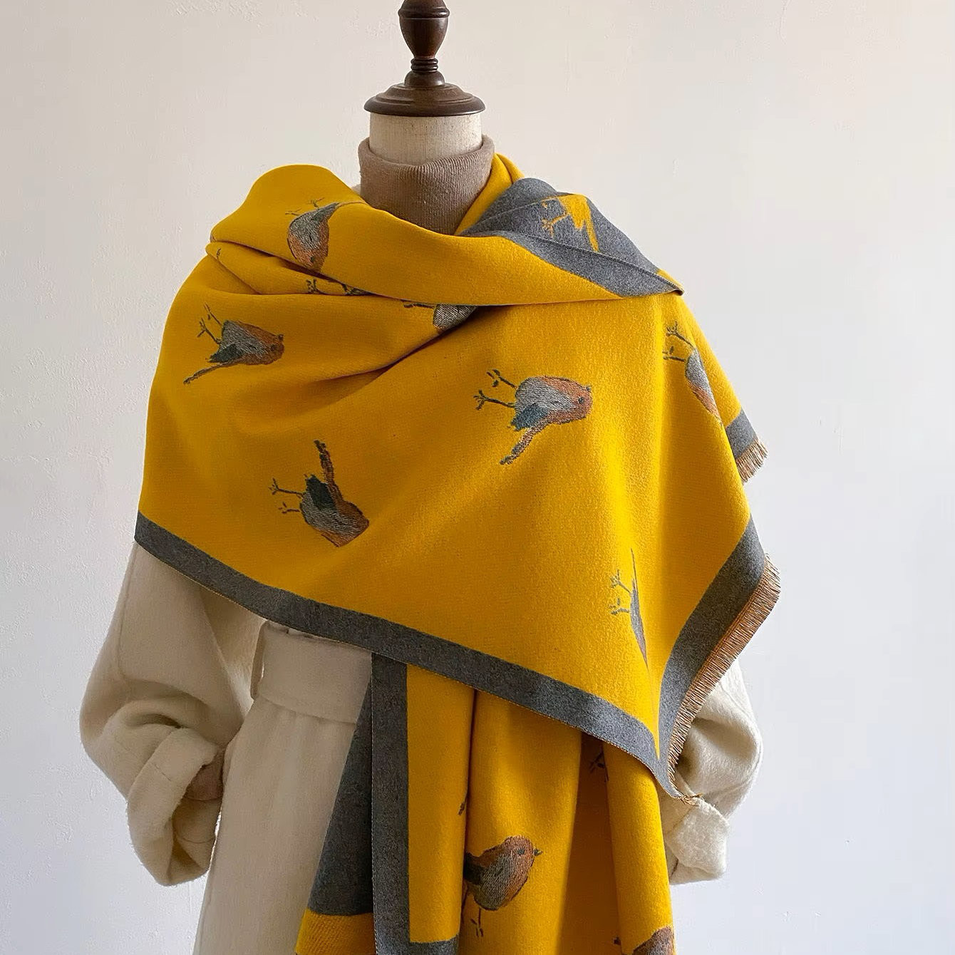 【特集掲載・再販】ジャガード織ストールマフラー・バードYE