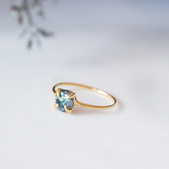 6毫米大號綠色莫桑石單環戒指 第4張的照片