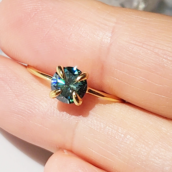 6毫米大號綠色莫桑石單環戒指 第6張的照片