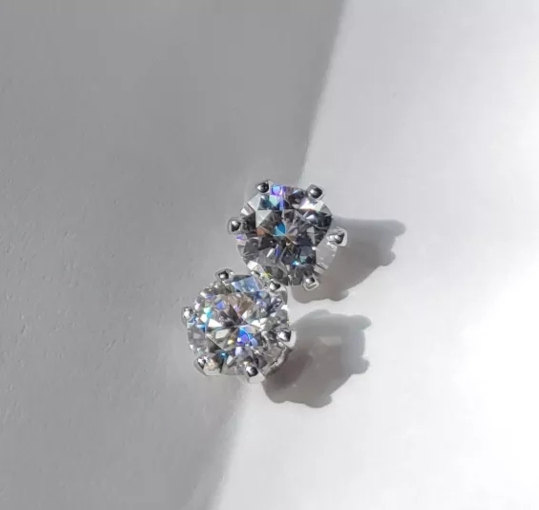 0.5ctモアサナイトネックレス&ピアス2点セット　クリスマスギフト　早割 　ピアス  押しピアス　ゴールドジュエ