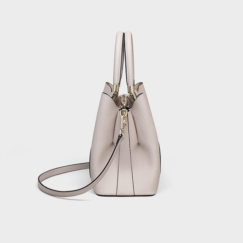 上品なデザイン！•ベージュ•天然牛革ハンドバッグ•牛革ショルダー