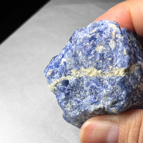 ソーダライト　原石　7kg 1.7Kgパワーストーン 天然石 ソーダライト 六角柱[T581-5806]