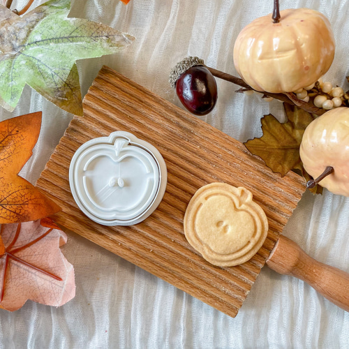 【みっき さま】old ornament ❀ お菓子のようなカワイイ 洋梨さん みっき さま】old ornament ❀ お菓子のようなカワイイ 洋梨さん