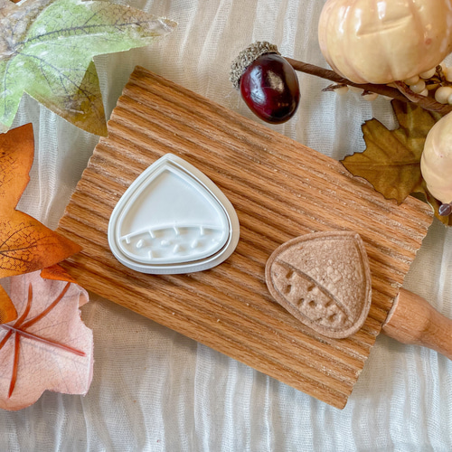 【みっき さま】old ornament ❀ お菓子のようなカワイイ 洋梨さん 誕生日ケーキ🎂はいつも通りかよちゃんの手作り❤️ ． @_