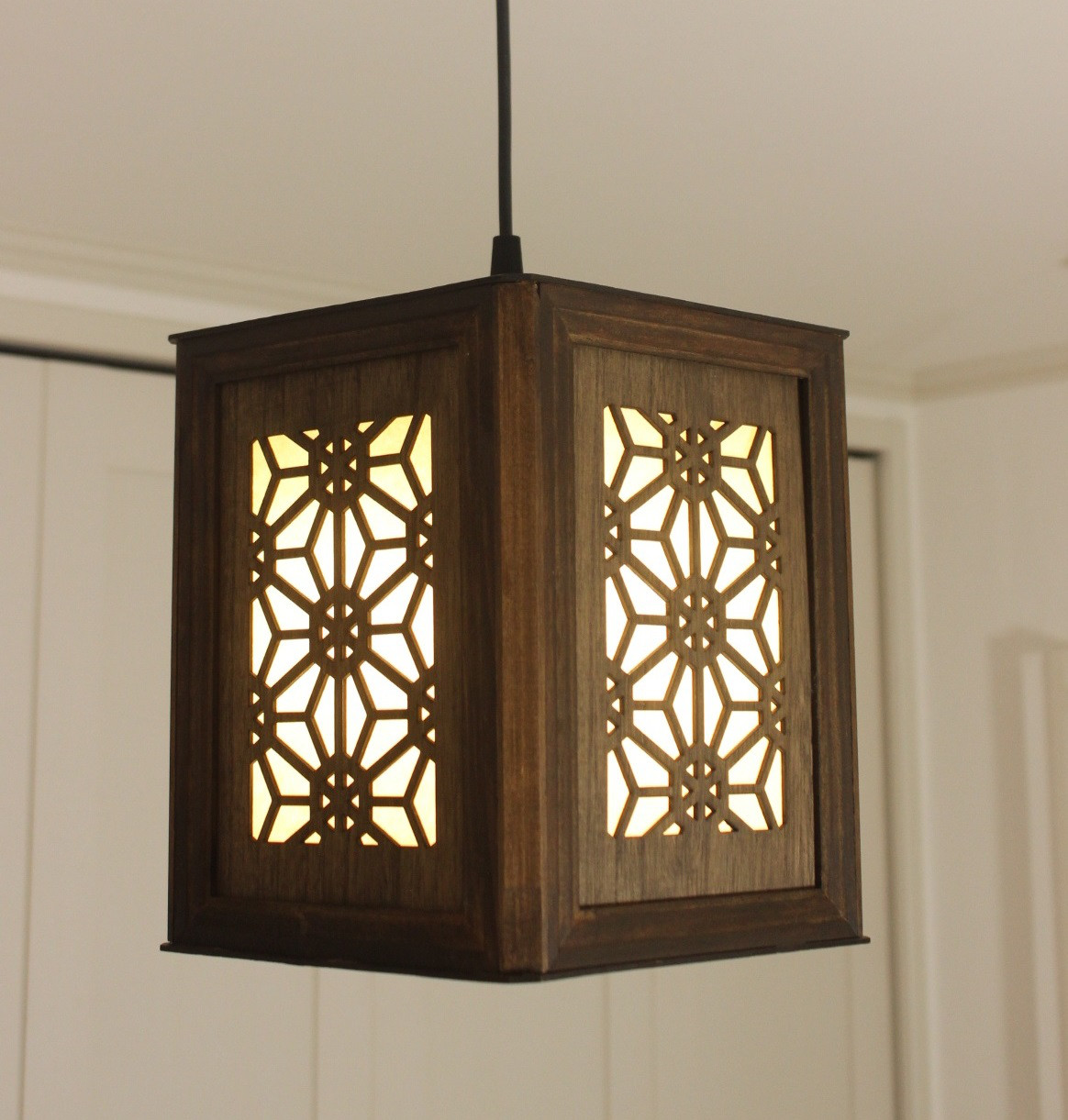 シルエットランプ【和ー桜】ペンダントライト　シーリングライト　癒し　木製 18.5cmX18.5cmX20cm