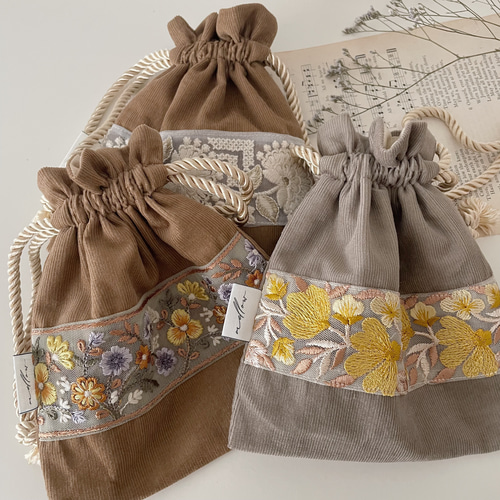 269 りあん様おまとめ　インド刺繍リボン　巾着バック　フリル　ポーチ 269 りあん様おまとめ インド刺繍リボン 巾着バック フリル
