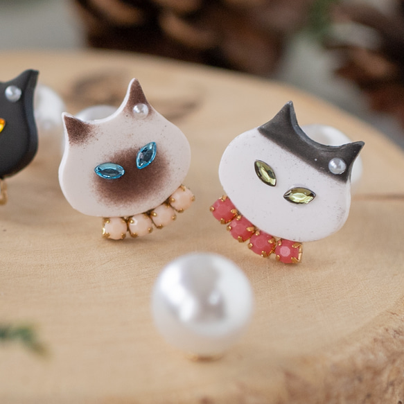【禮品盒】耳針 / 耳夾 貓咪的選擇 珍珠 軟陶耳環 第4張的照片