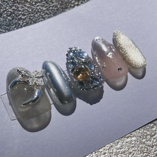 ネイルチップ 派手Y2k キラキラ シルバー 個性的 ちゅるん うるうる 可愛い ネイルチップ 派手Y2k キラキラ シルバー 個性的 ちゅるん