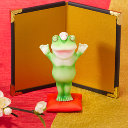 2025年の干支のヘビを頭に乗せたカエルの置物 その他置物 さすらい堂