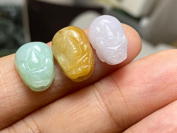 RS8-146 通穴 貔貅 白瓷 薄緑 黄色 本翡翠 ミャンマー産 A貨 財布貔貅 