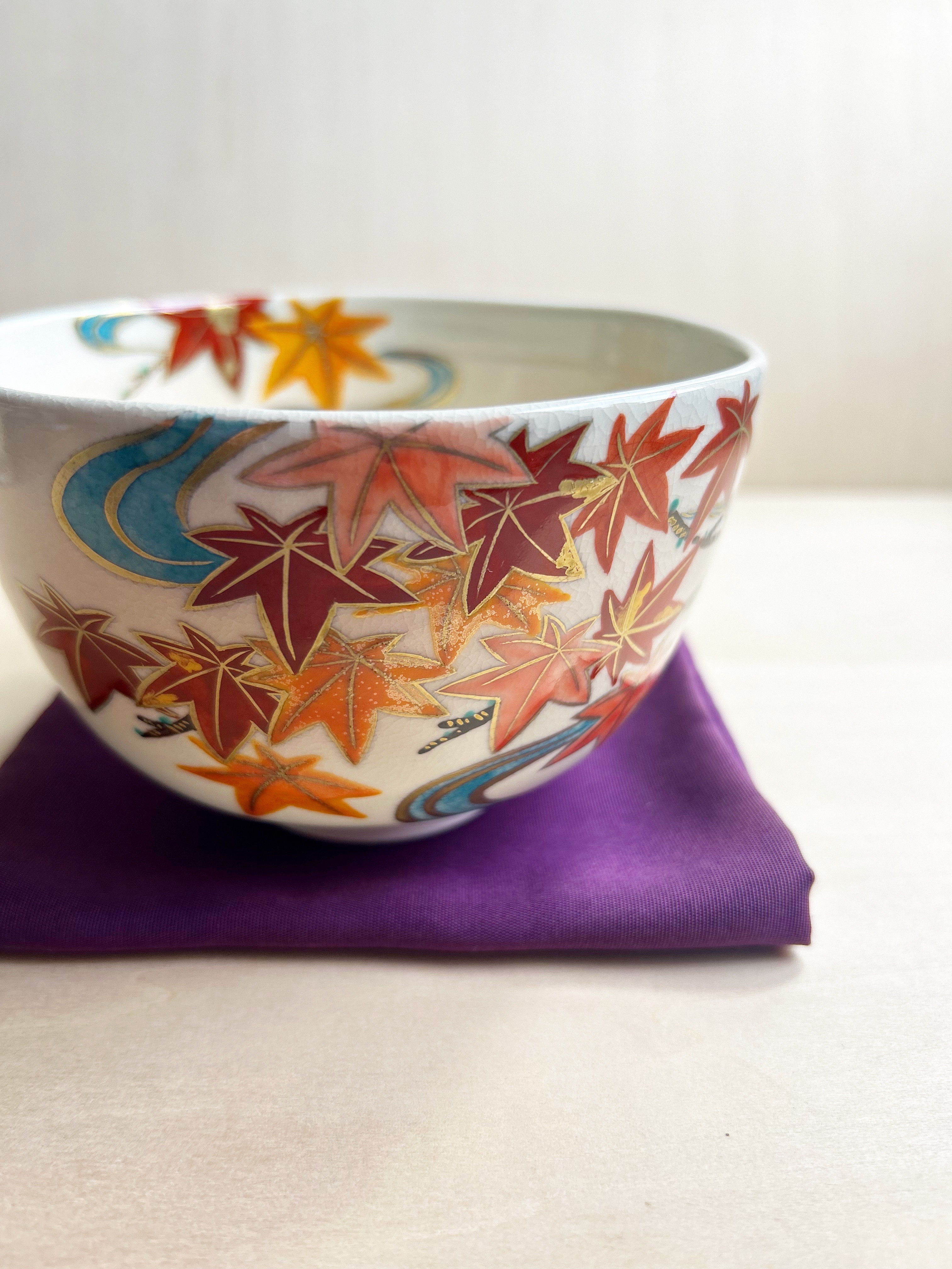 色絵　流水紅葉  抹茶茶碗