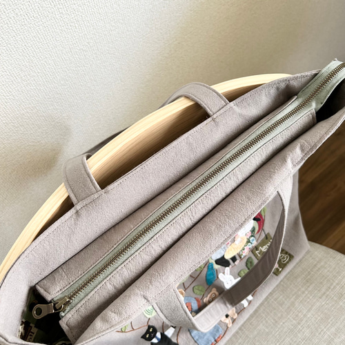 木の上のレストラン③ アップリケトートバッグ トートバッグ 森