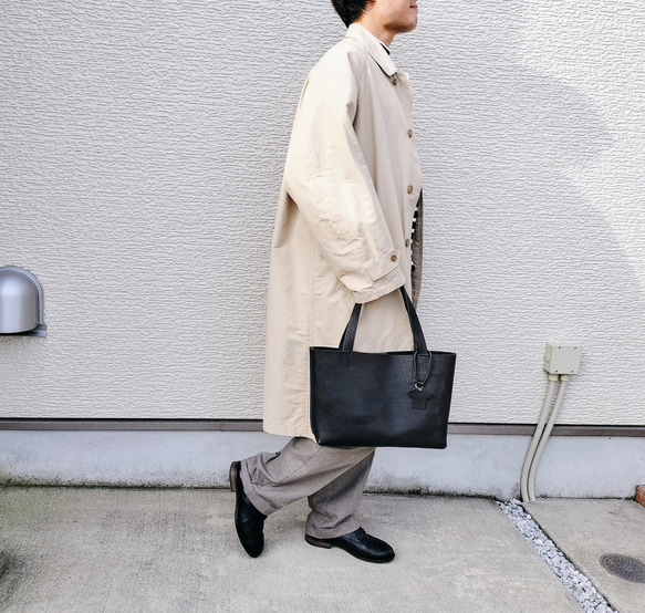 【姫路レザー】A4がしっかり入るノーブルトートバッグ（手縫い/シンプル/肩掛け/メンズ/レディース/仕事）ブラック 19枚目の画像