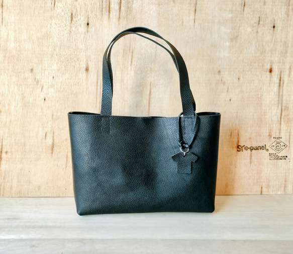 【姫路レザー】A4がしっかり入るノーブルトートバッグ（手縫い/シンプル/肩掛け/メンズ/レディース/仕事）ブラック 2枚目の画像