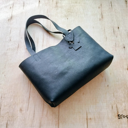 【姫路レザー】A4がしっかり入るノーブルトートバッグ（手縫い/シンプル/肩掛け/メンズ/レディース/仕事）ブラック 7枚目の画像