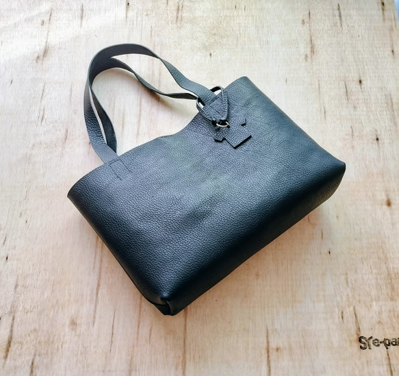 【姫路レザー】A4がしっかり入るノーブルトートバッグ（手縫い/シンプル/肩掛け/メンズ/レディース/仕事）ブラック 7枚目の画像