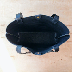 【姫路レザー】A4がしっかり入るノーブルトートバッグ（手縫い/シンプル/肩掛け/メンズ/レディース/仕事）ブラック 10枚目の画像