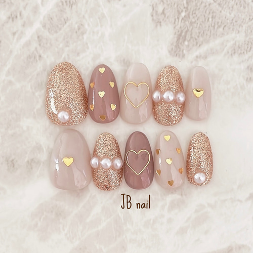 ピンクブラウン×グレージュ×ゴールド♡ ハートホロ レトロネイル