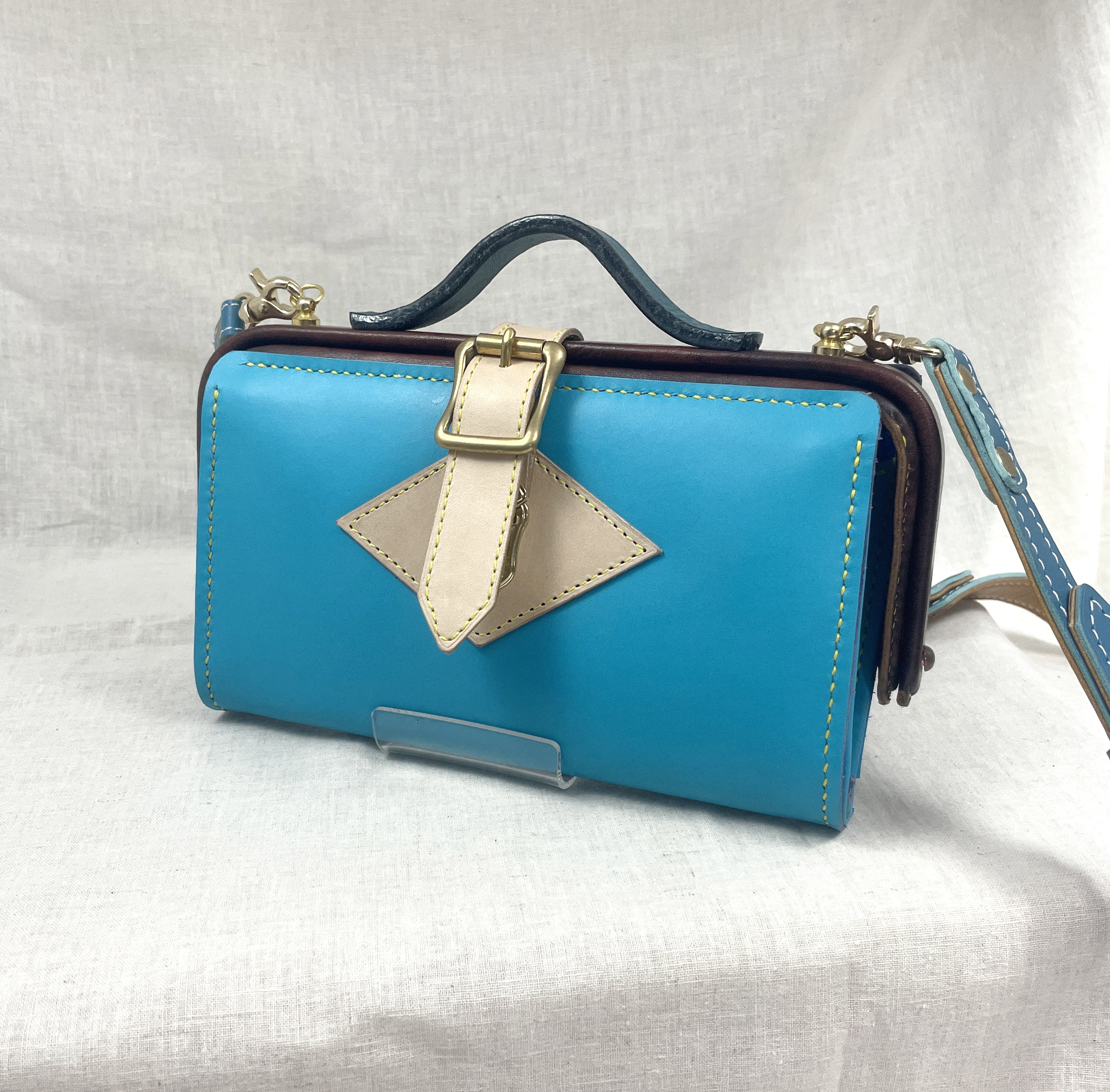 空色のダレスな長財布　　口金長財布　　　本革財布 21,460円