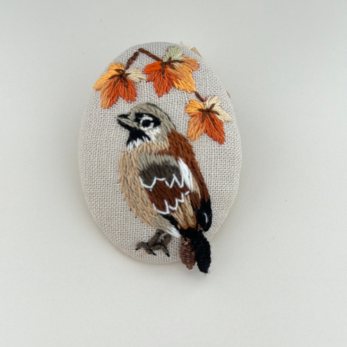 ハンドメイド刺繍ブローチ鳥 ブローチ sandy83 通販 18445687｜Creema