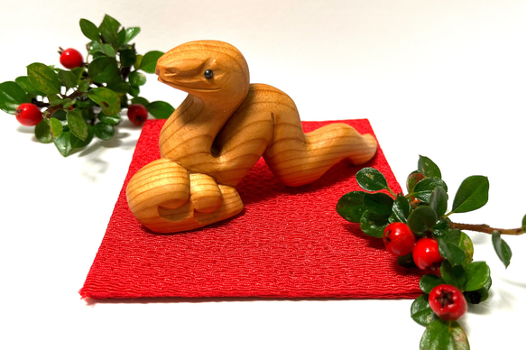 再販　干支飾り　雲と福巳　木彫りのお正月飾り　お正月ハンドメイド2025 1枚目の画像