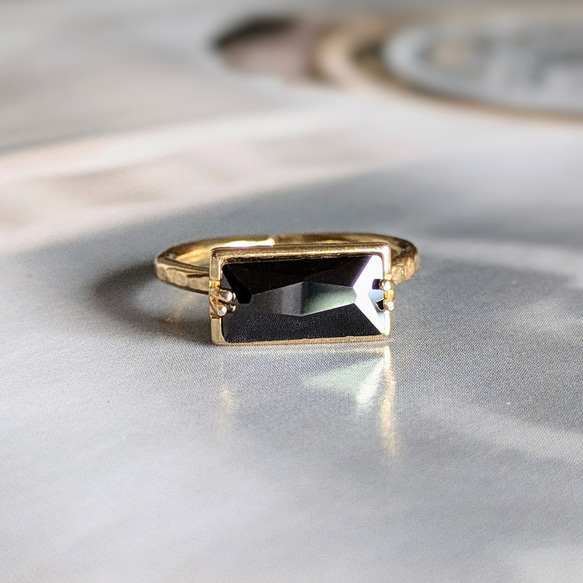 銀色可選 ■ 引人注目，格外時尚，獨特的黑色鑽石超細矩形錘紋飾面，四季皆宜 第3張的照片