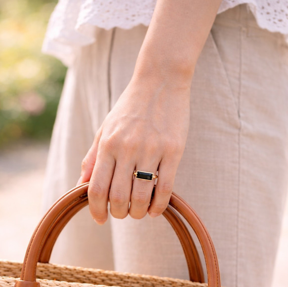 銀色可選 ■ 引人注目，格外時尚，獨特的黑色鑽石超細矩形錘紋飾面，四季皆宜 第9張的照片