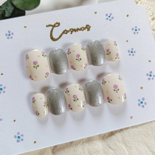 【オーダー】ネイルチップ　目玉　手書きフラワー　お花　ネイビー　ニュアンス韓国 df18c53ef823e0adb85917aea51807