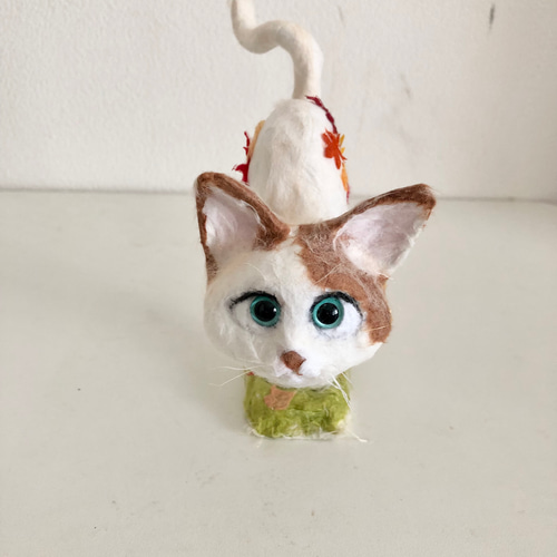 振り向く三毛猫、和紙25,4см×36,4cm 振り向く三毛猫、和紙25,4см×36,4cm