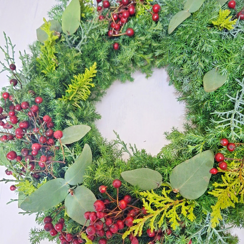 針葉樹香るクリスマスフレッシュリース/野バラの実/選べる2サイズ/玄関