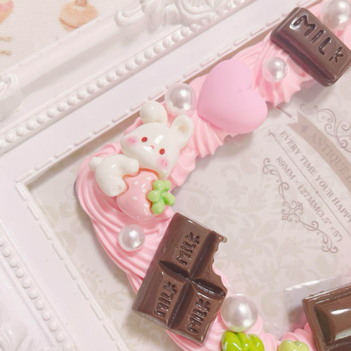 うさぎとイチゴとチョコのホイップデコ トレカケース ホイップデコ