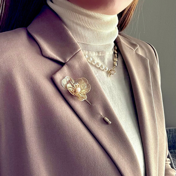 【2色展開】シンプルコーデに◎表情豊かな✴︎マンテルネックレス★*パール×メタル 8枚目の画像