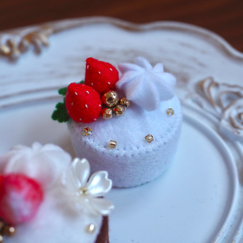 White×Red ケーキ3個セット フェルトケーキ 雑貨・その他 RAMERIA 通販