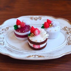White×Red ケーキ3個セット フェルトケーキ 雑貨・その他 RAMERIA 通販